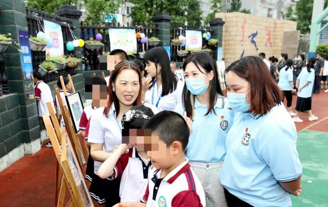 組織青年文明號創建集體的青年志願者20餘人前往簡陽市特殊教育學校