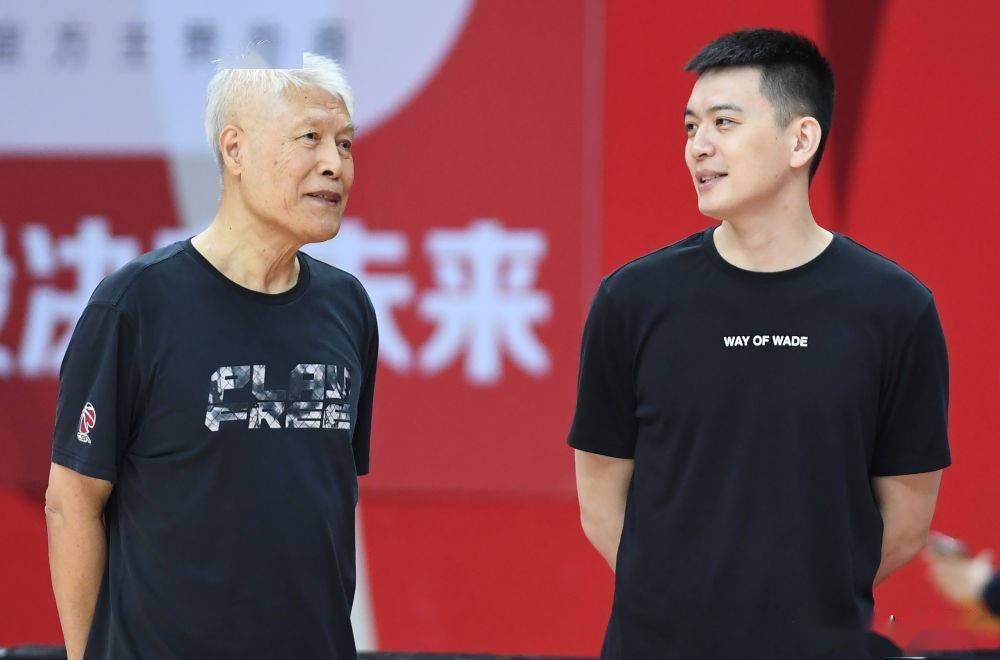 加上朱荣振和张镇麟的离开,球队阵容实力大幅度缩水,对于蒋兴权和杨鸣