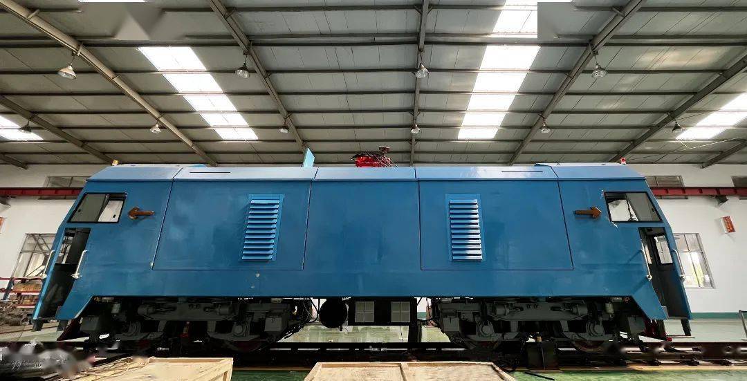 该公司首个内燃机车动力系统新能源改造项目顺利完成厂内调试,各项