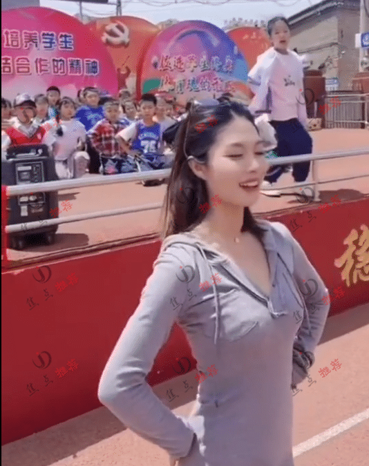 六一节女教师穿高开叉裙子跳舞网友主角怎么变成老师了