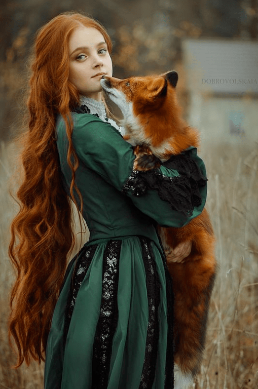 美女拍出了和动物的梦幻生活却激怒了10万网友的谩骂