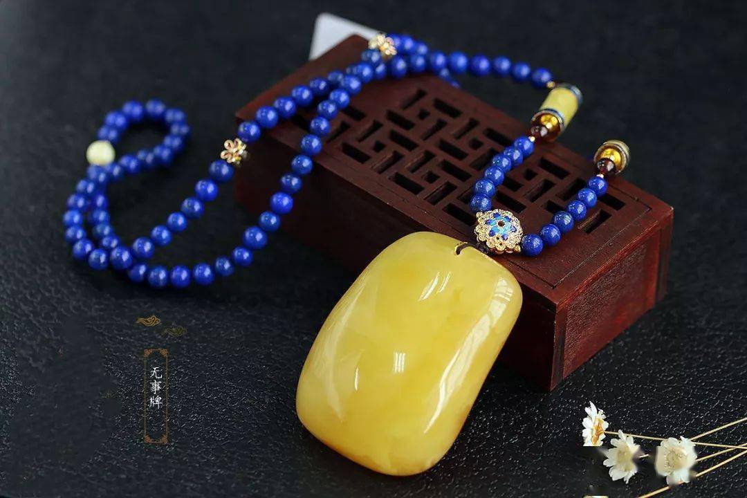 如何把玩蜜蜡:蜜蜡的4个保养"禁忌"知多少 ?_地方_香水_首饰盒