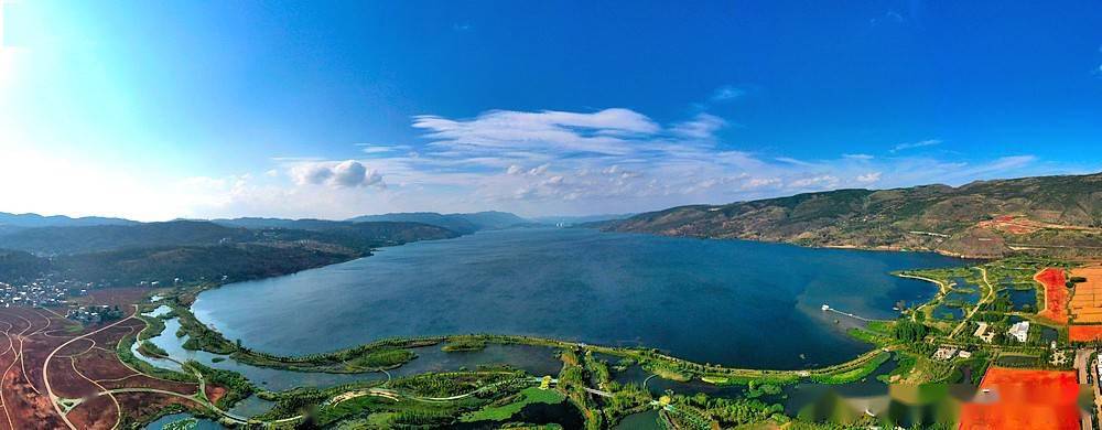 航拍云南昆明阳宗海明湖湿地公园