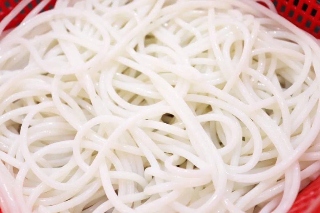 嗦粉去q弹有嚼劲樟木头贵州剪粉6月6日盛大开业