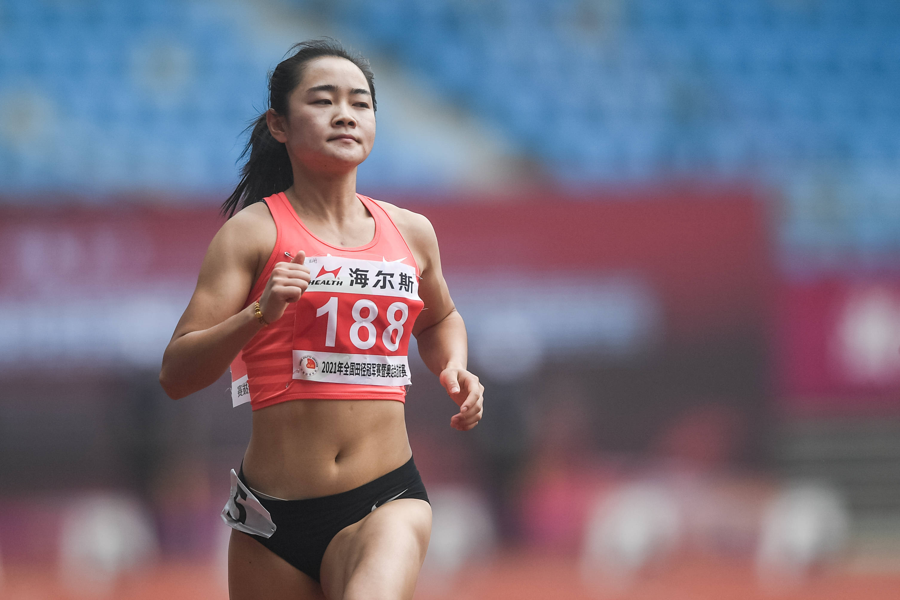 梁小静女子百米跑进11秒 徐慧琴撑竿跳留遗憾 比赛 决赛 成绩
