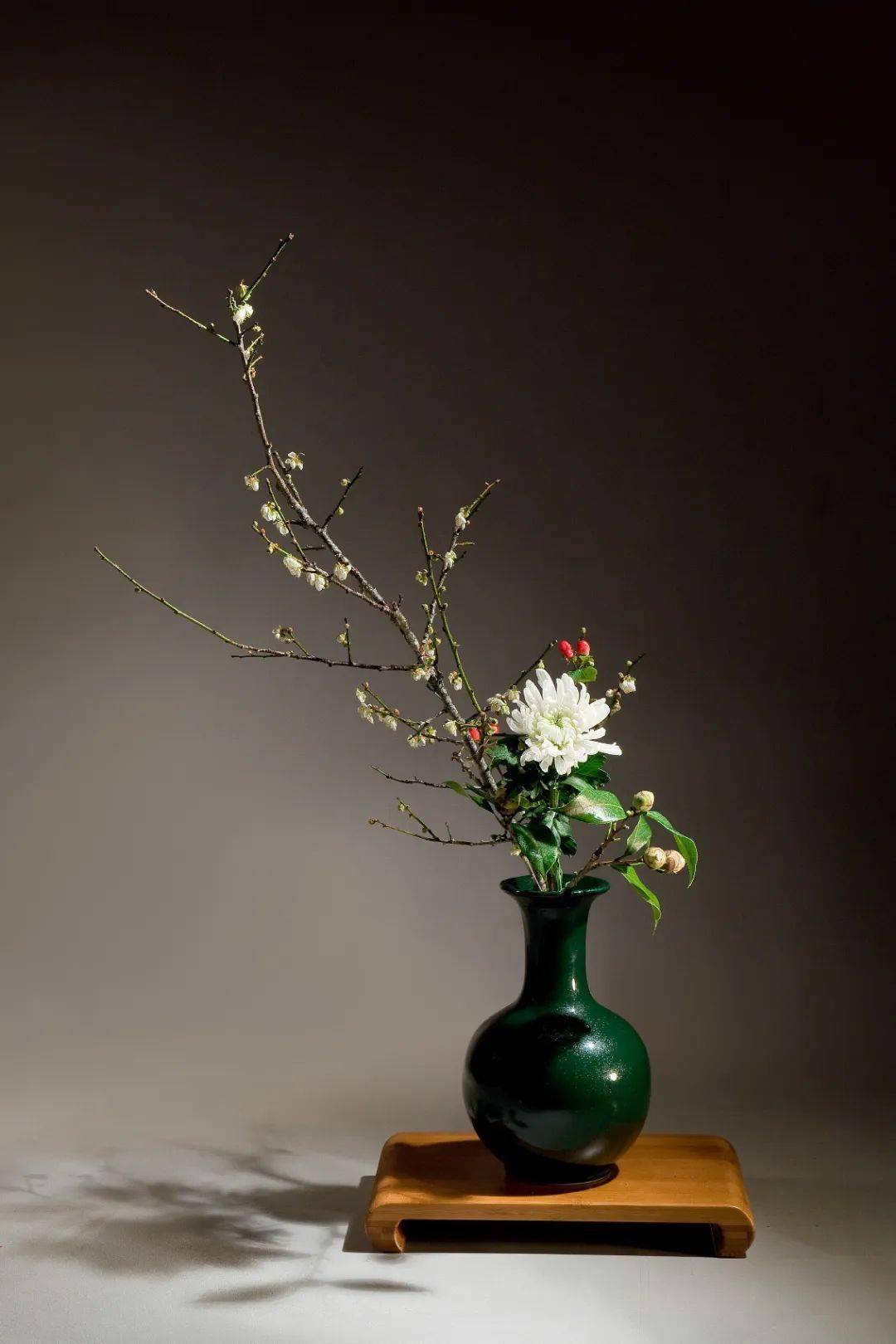 在发展的过程中,经历许多演变,但自然主义仍是中国插花艺术的基本精神