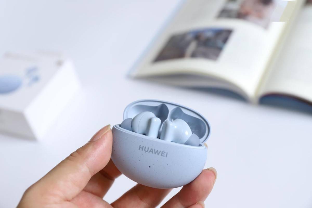 仅此一家华为freebuds5i评测500元档的唯一小金标真无线耳机