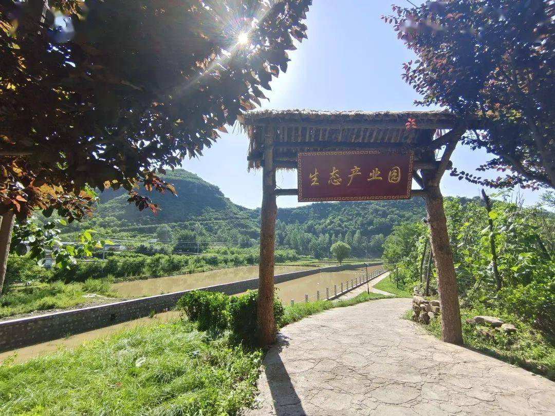 白马滩镇位于黄龙县东南部,地处澽水之源,关山脚下,境内动植物资源