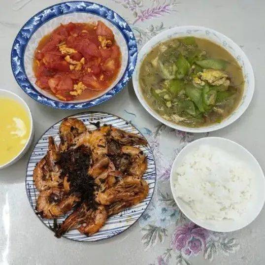 警惕！这6种食物别再二次加热了，吃不完最好扔掉_饭菜_硝酸盐_细菌