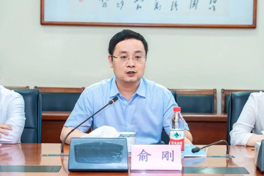 出口专列开行融入一带一路中欧班列江苏号无锡班列整列试开行