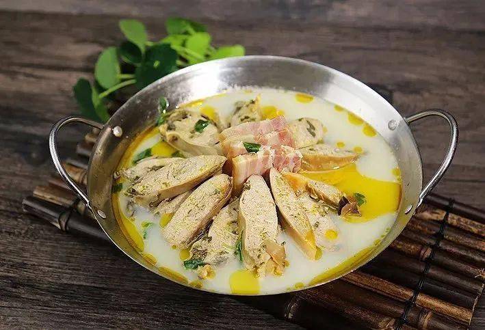 秧草河蚌锅仔.孜然红椒羔羊肉.养颜燕窝粥.返回搜狐,查看更多