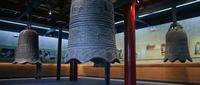 练太极拳“身如钟”,下盘轻灵又稳固_钟锤_钟顶_风铃