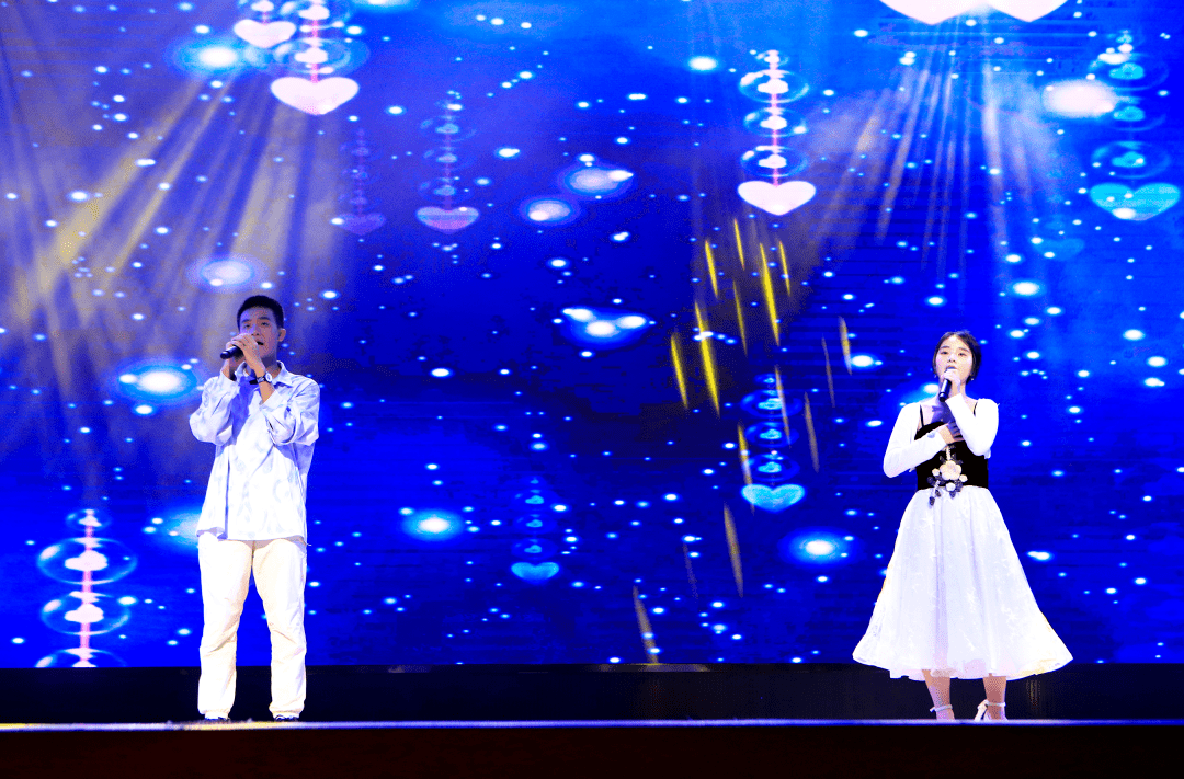 腾飞逐梦金榜题名秀山高级中学2022届毕业晚会