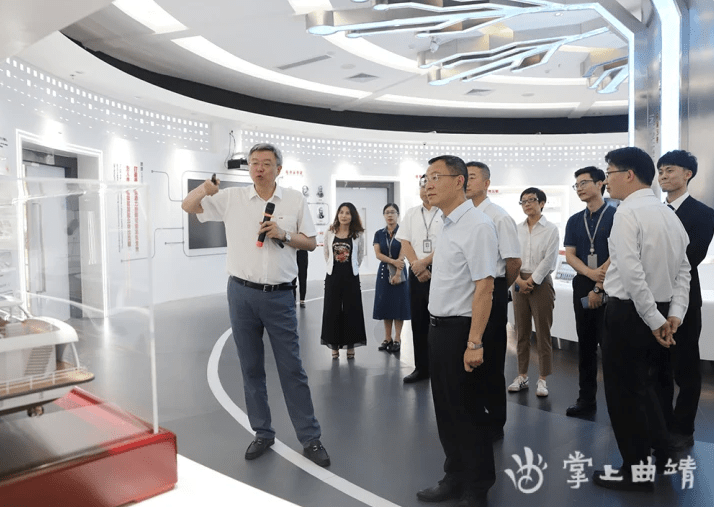 与亿纬锂能股份有限公司董事长刘金成等深入座谈交流,并达成合作共识