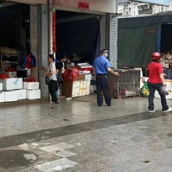乱象经营何时了 解决城市“顽疾”，三江城管在行动_三江县_进行_整治