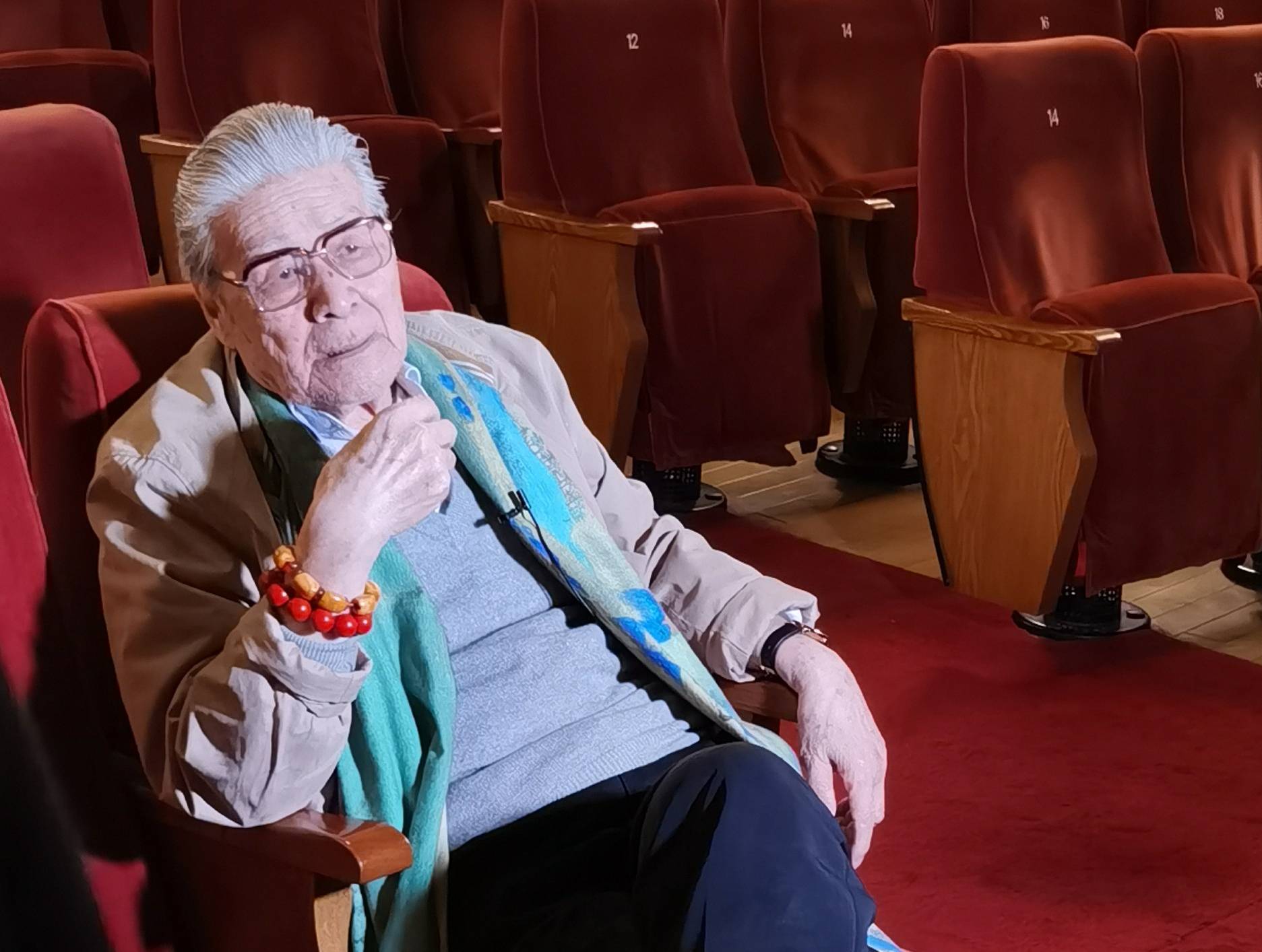 纪念|蓝天野重回剧场的最后十年