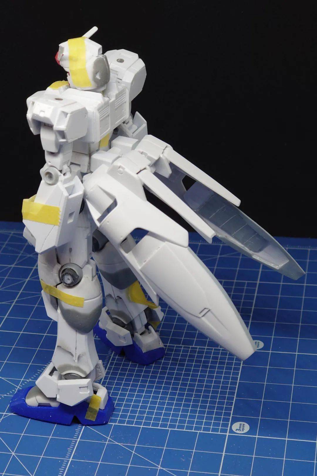 最后的涂装还是使用了gp03s的配色来完成,虽然细节的