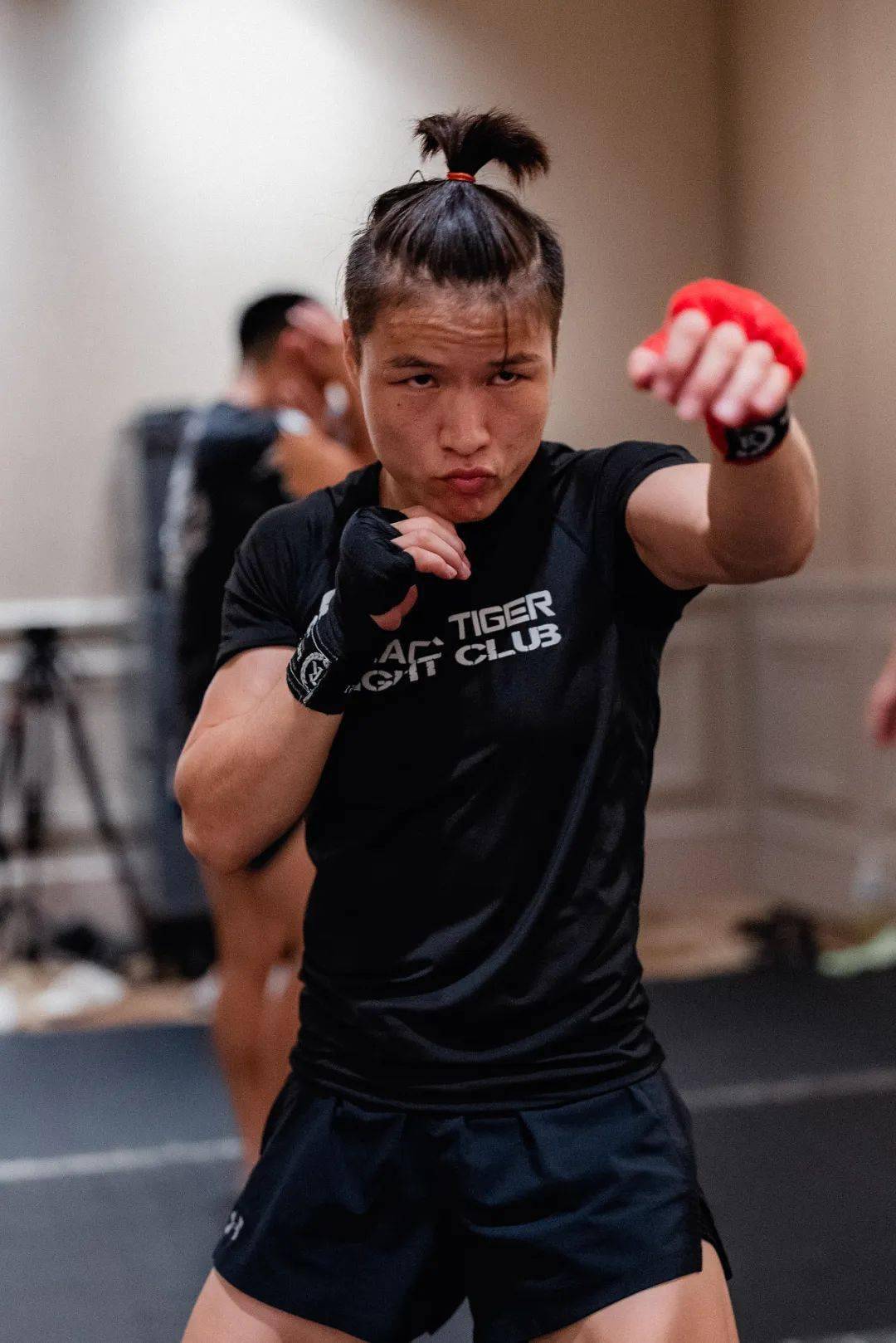 30版张伟丽归来跟谁打其实都是跟自己打