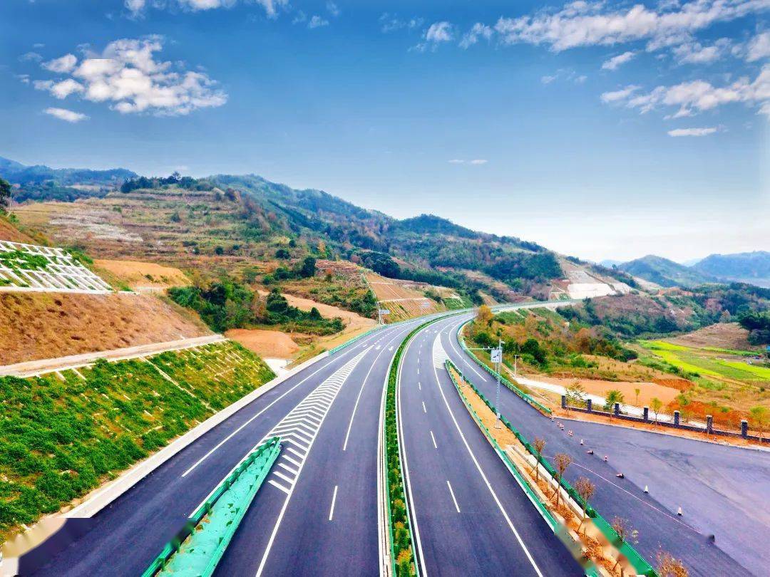 乐百高速是国家高速公路网g69银川至百色高速公路的重要组成路段,于