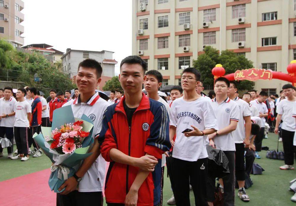 大田五中隆重举行2022届高中毕业典礼