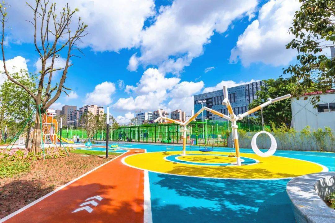 南海社区体育公园的特色有四种,一是综合型,比如南海全民健身公园