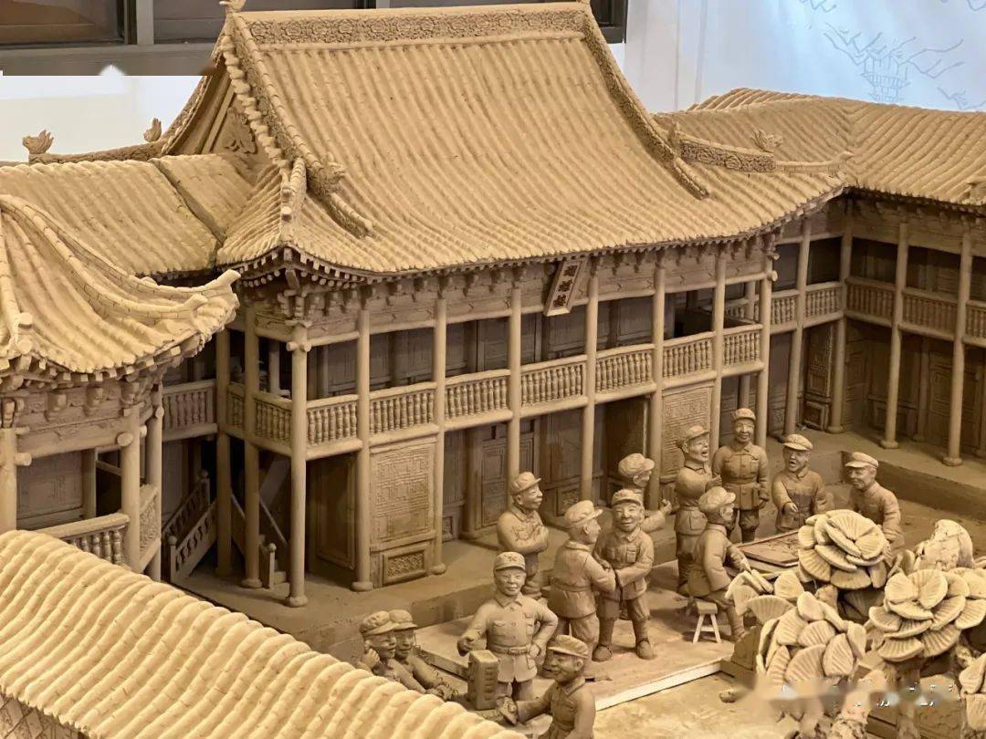 蝴蝶楼坐北朝南,分两层以木质纯榫卯结构为主体中式仿古典建筑,整体