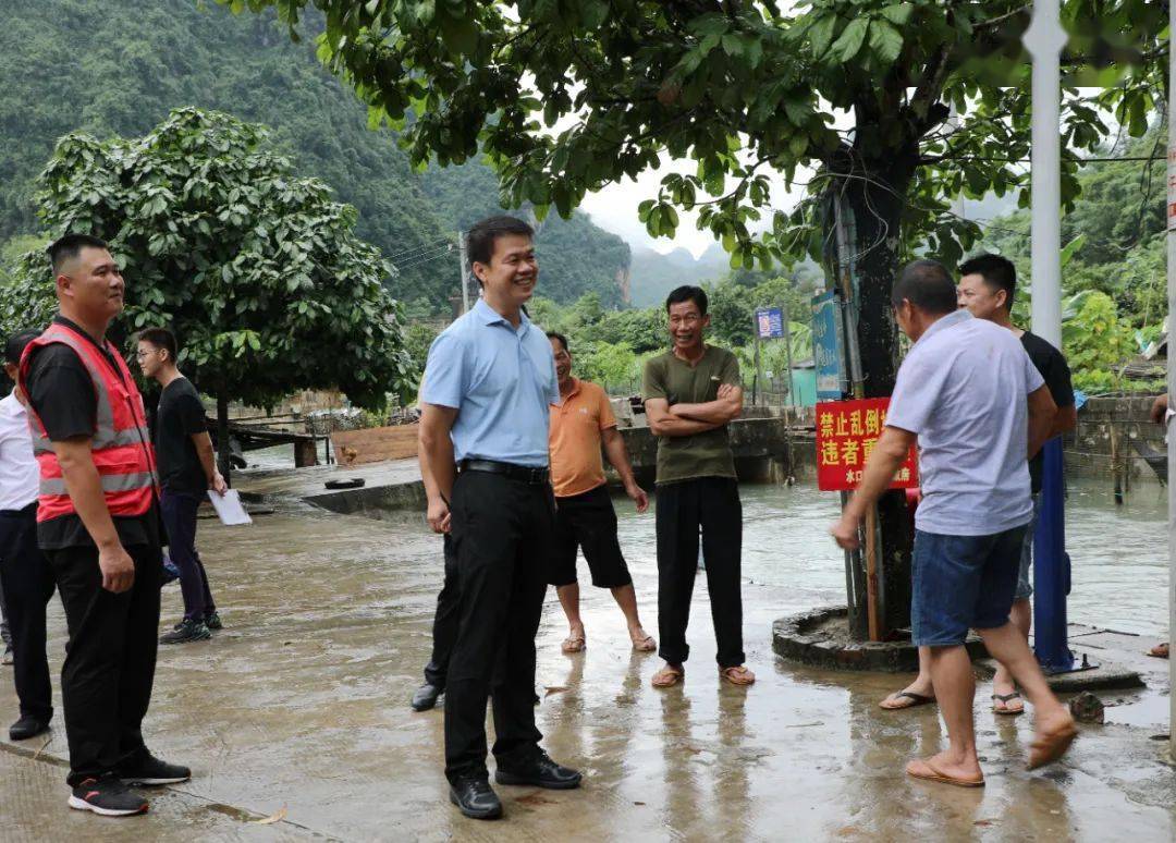 冯波到水口镇检查防汛救灾和产业发展工作_养殖_龙州县_牛蛙