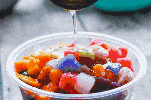 四果汤菜头粿蚵仔煎麻糍生烫干拌面豆花粉丝卤面总是让人难以忘怀络绎