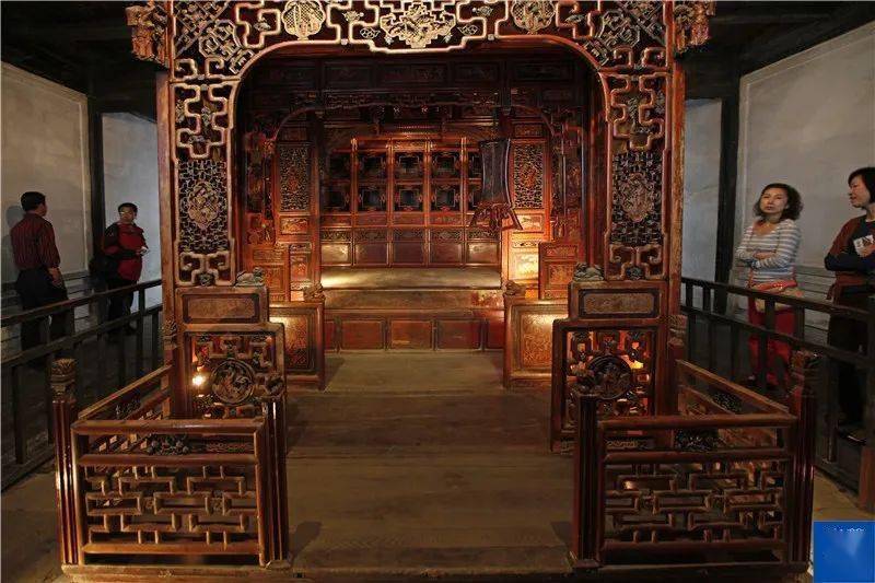 江南古镇乌镇探秘百床馆里价值连城的清朝雕花木床