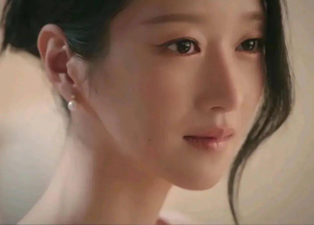 她一张动图就美上热搜 这种类型的美女确实惊艳 美人 邱天 自带