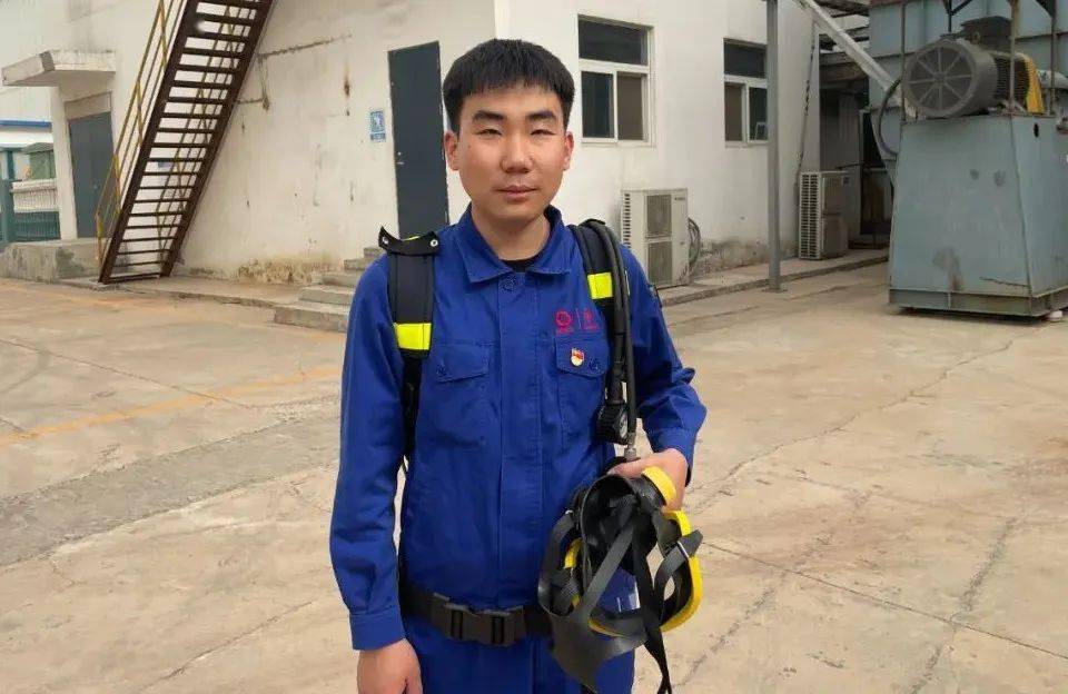 李文彬时刻严格要求自己履好职尽好责