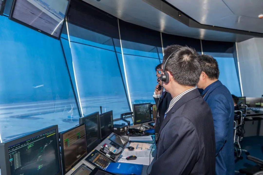 青春印记成都天府国际机场空管工程印象