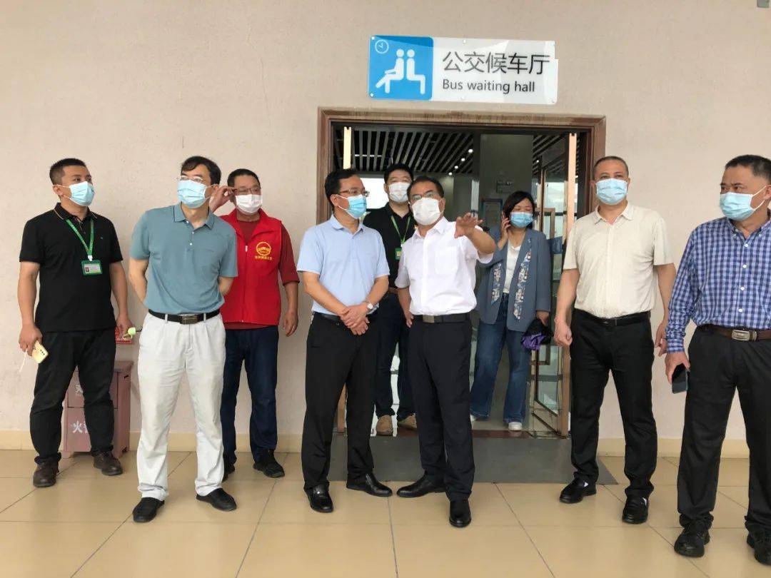 科长,一级主任科员许志峰,机关党委专职副书记钟发元到漳州客运中心站