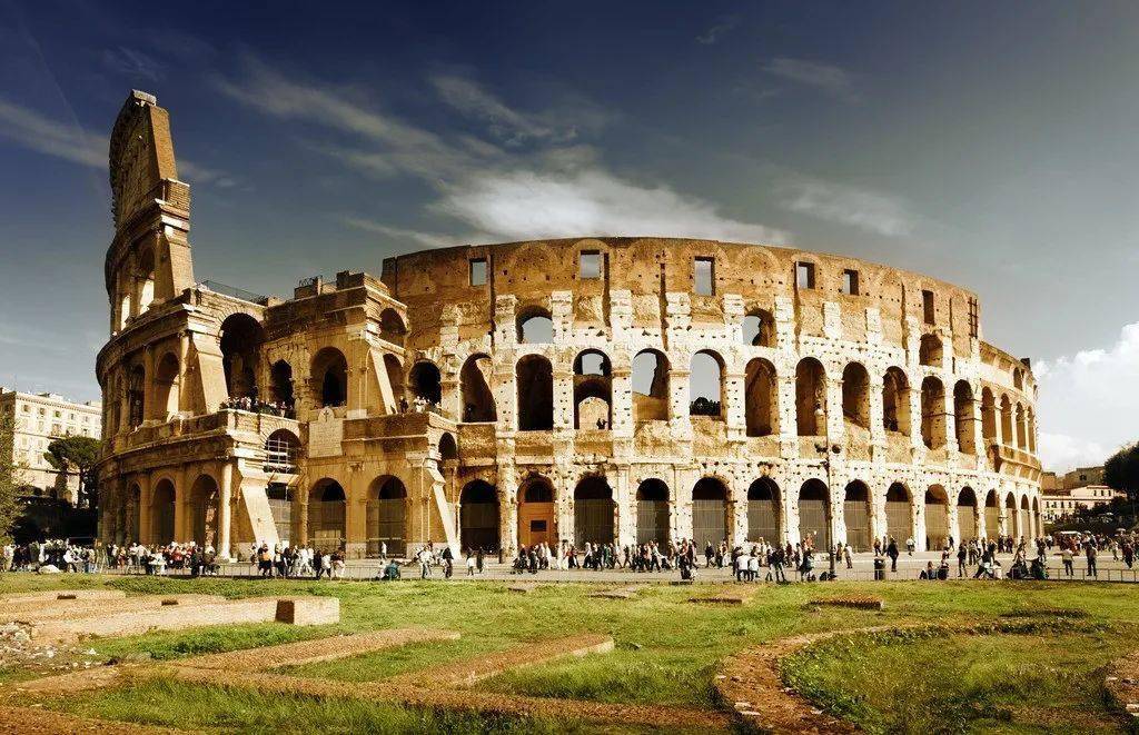 开创了城市供水的先例,当今世界两大法系之一的大陆法系是在全面继承