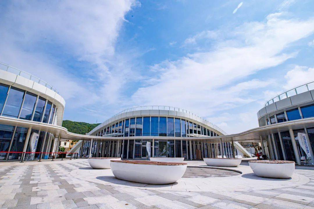 这帅气的天外来物原来是十里金滩旅游特色小镇会客厅呀