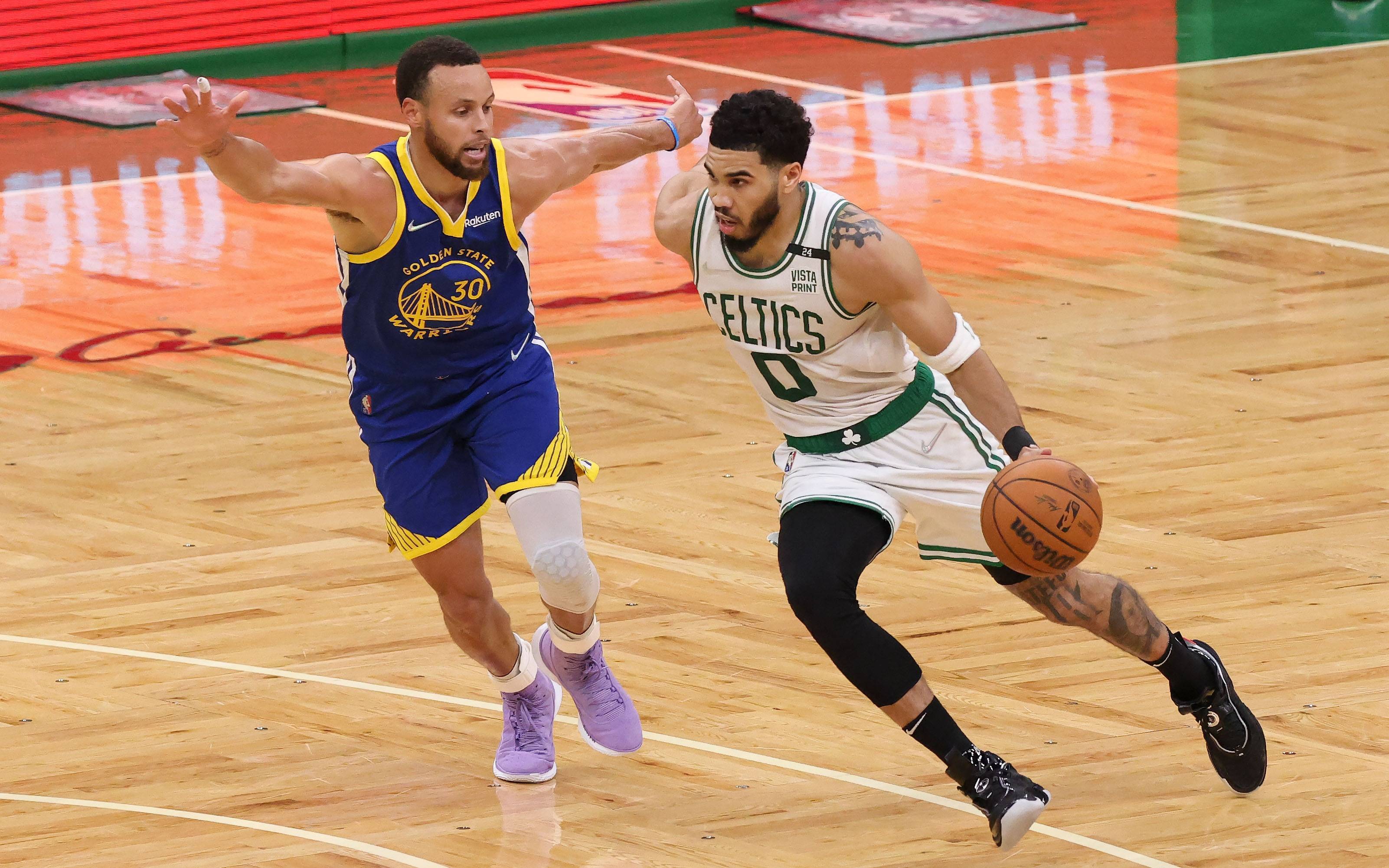 67库里34 7 7 ,勇士夺得nba总决赛冠军_库里34分杀疯了_勇士队夺得