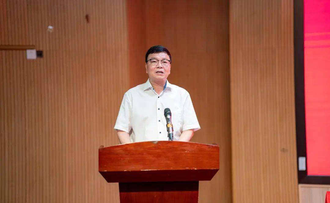 林建波强调,要推动构建为科技领军人才,青年科技骨干,一线教师服务的