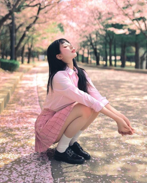 rabbit)韩国正妹"023523(音译:朴贞雅)"在ins上有非常多的粉丝