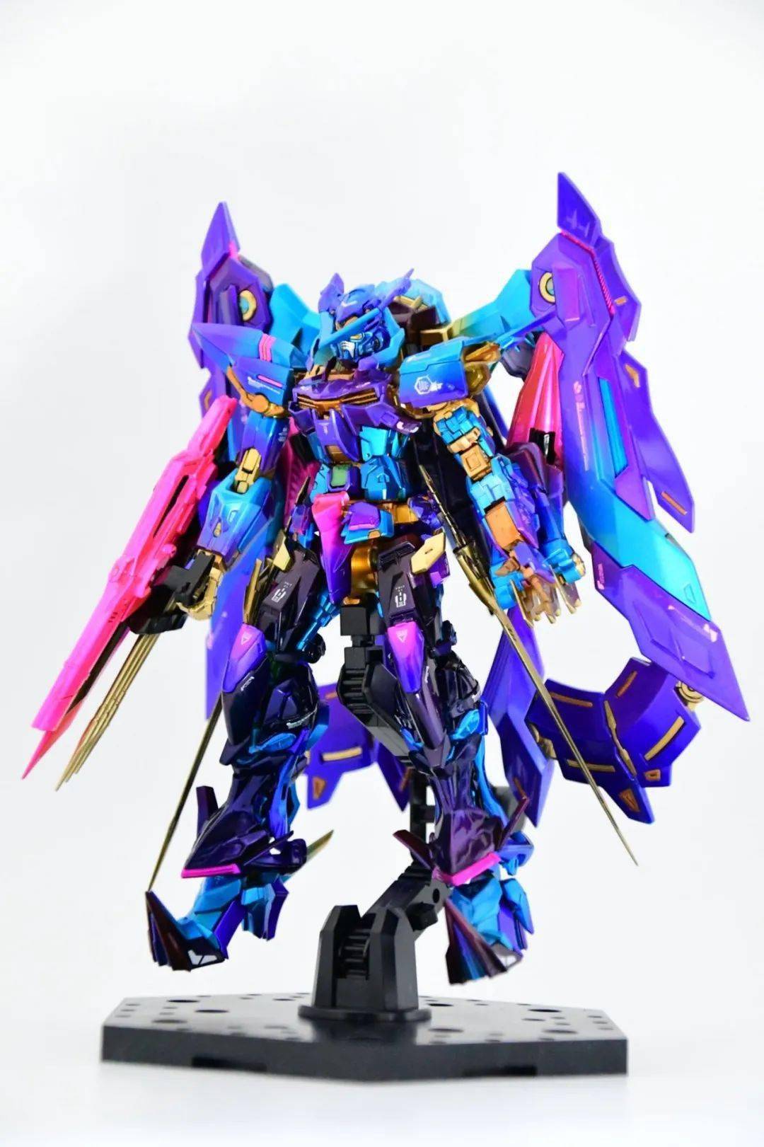 亮瞎眼金异端天哈娜这钛石英涂装太炫了