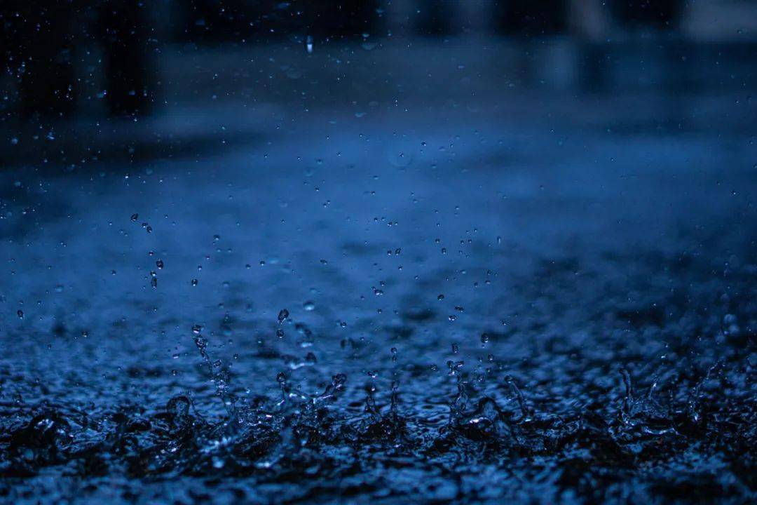 7首听雨诗词:雨声淅淅,你在思念谁?_虞集_春雨_吴文英