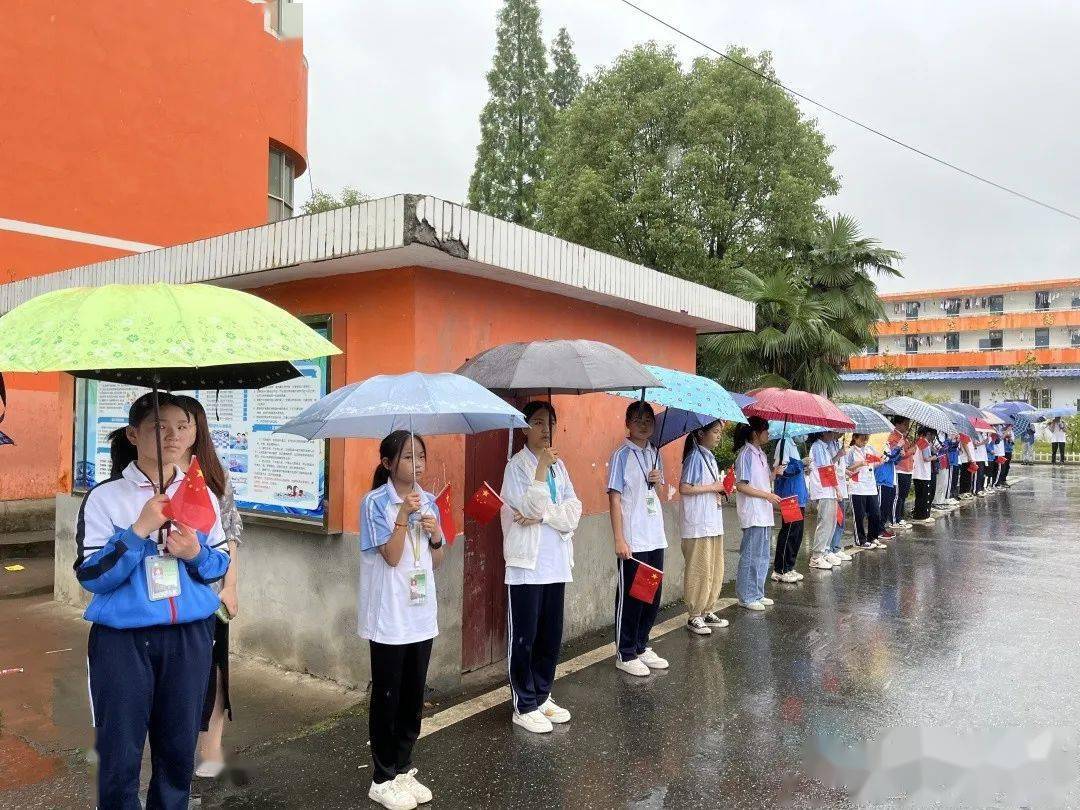 宜春五中为学考壮行向梦想出征宜春化成小学举行我的讲台我的梦教师