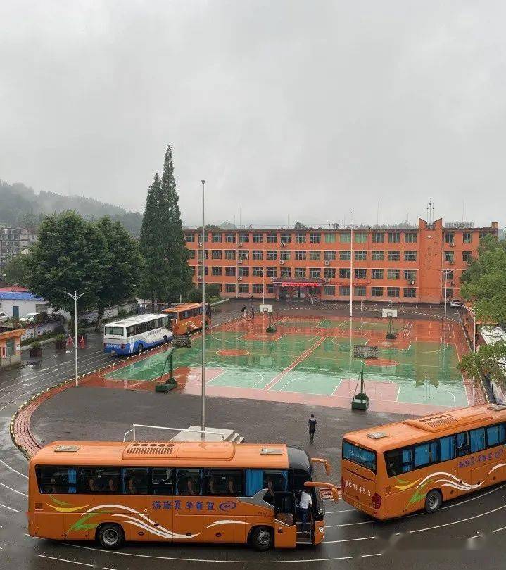 宜春五中为学考壮行向梦想出征宜春化成小学举行我的讲台我的梦教师