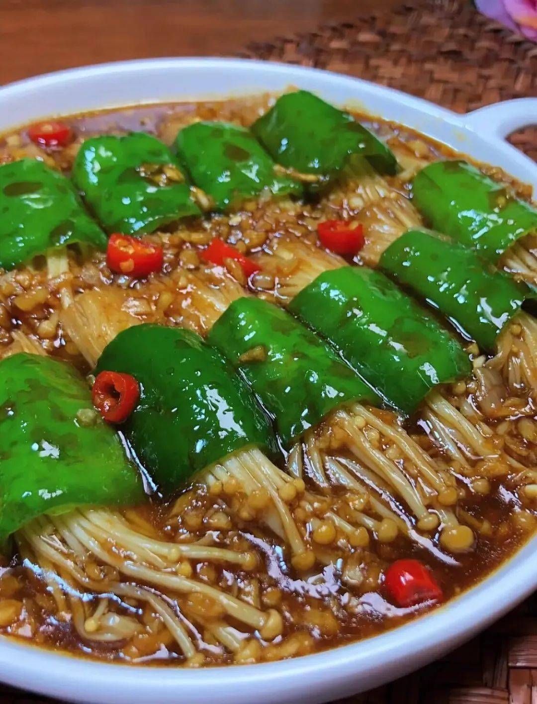 青椒卷金针菇,无敌下饭_素菜_蚝油_菜谱