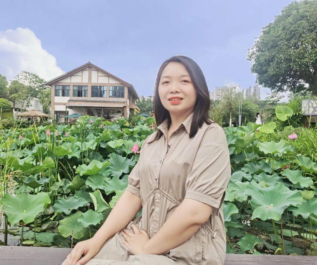 卧佛小学 曾雪莲最美思政工作者候选对象"学高为师,身正为范",她始终