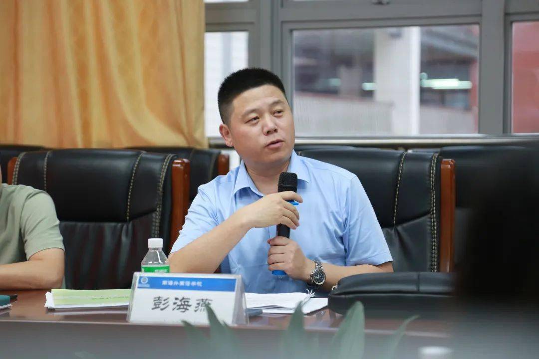 佛山市教育局教研室主任彭海燕则以独特的视角,深入阐述了课程改革后