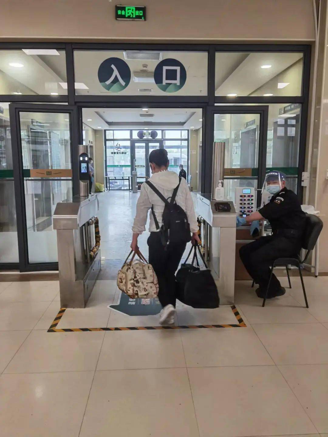 直击现场周浦医院完成定点救治任务今起恢复诊疗服务