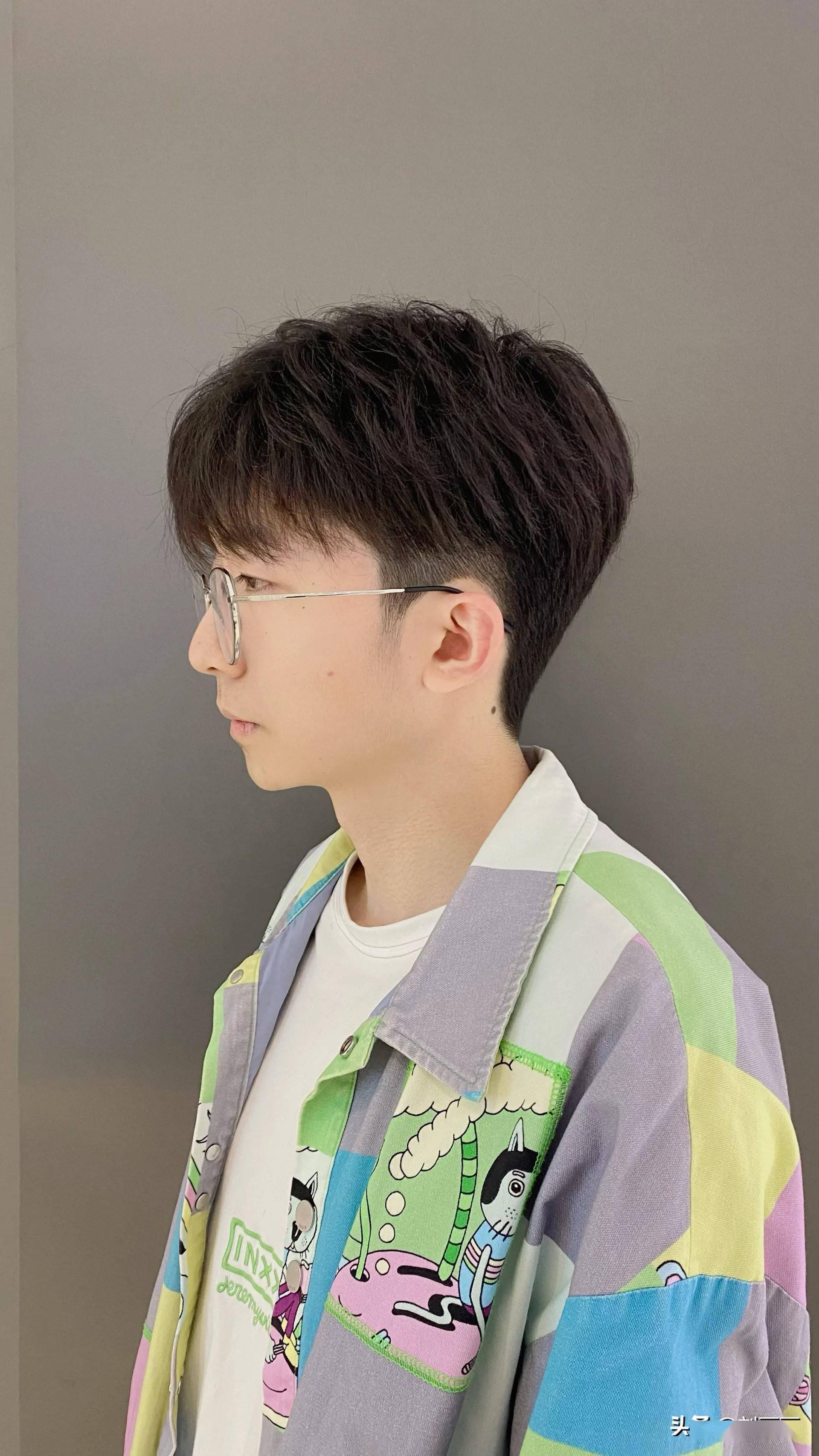 新时尚男发14款,让你帅得不一样,赶快选一款吧_造型_额头_发型