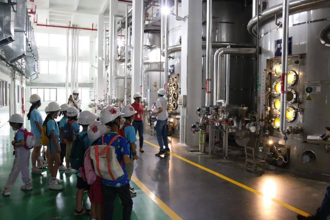 参观华糖生产车间,信息时报优能小记者体验父母童年的广式甜味