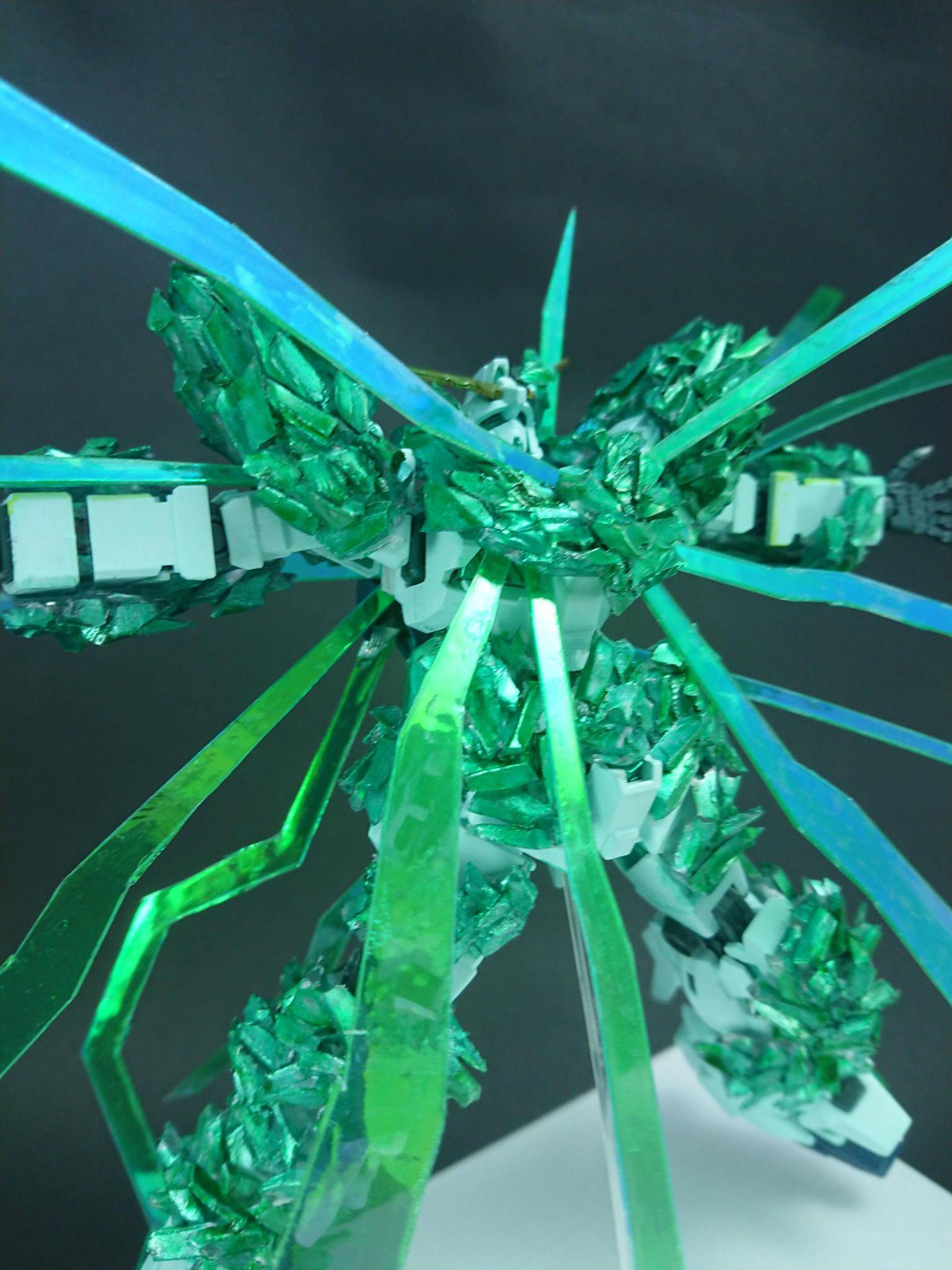 释放绿色光束结晶独角兽高达模型