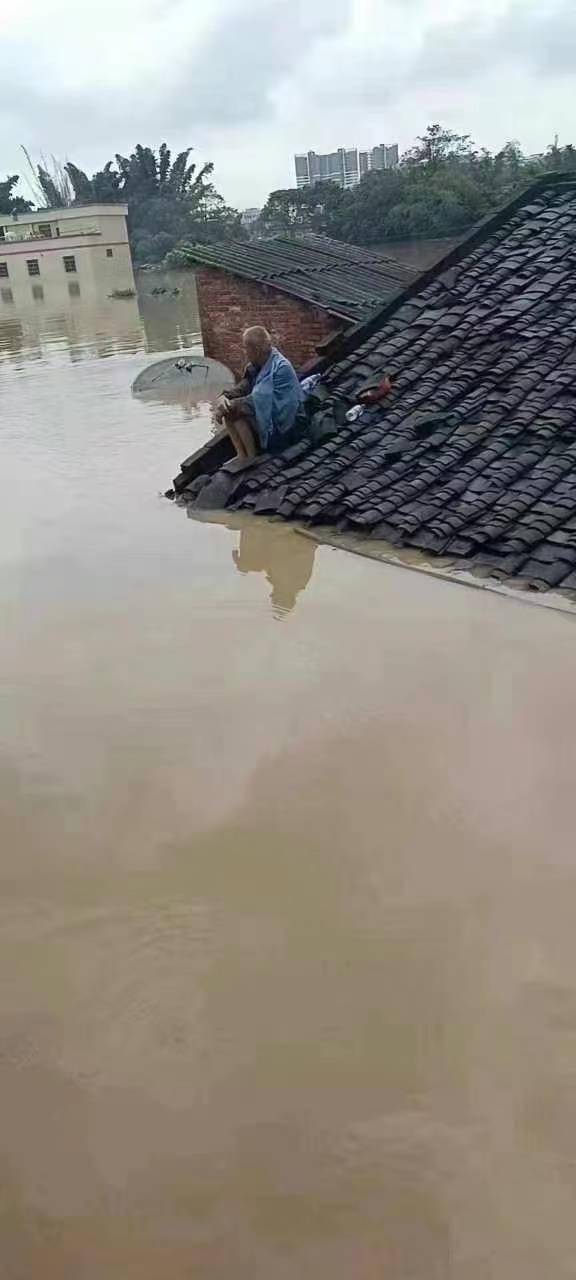 广东清远特大洪水破纪录 水位淹没至屋顶
